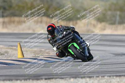 media/Dec-01-2025-Moto Forza (Mon) [[2daa91e15f]]/1-Advanced Group/Session 3 (Turn 3)/